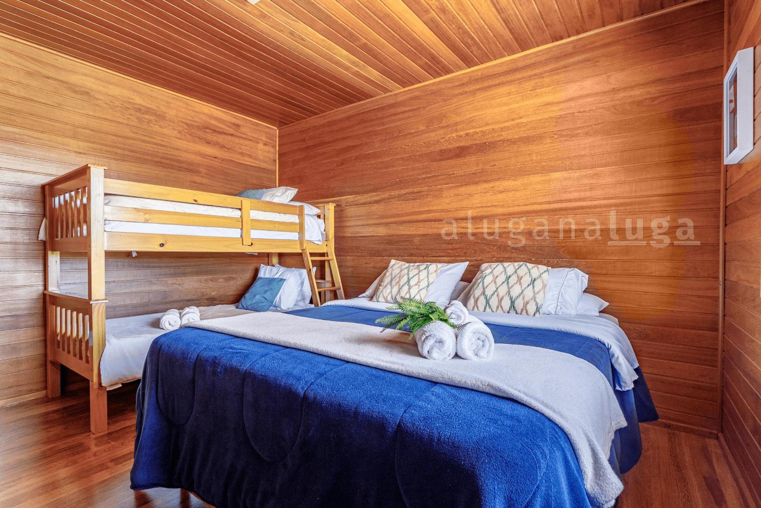 Villa of the Plane Trees in Rancho Queimado