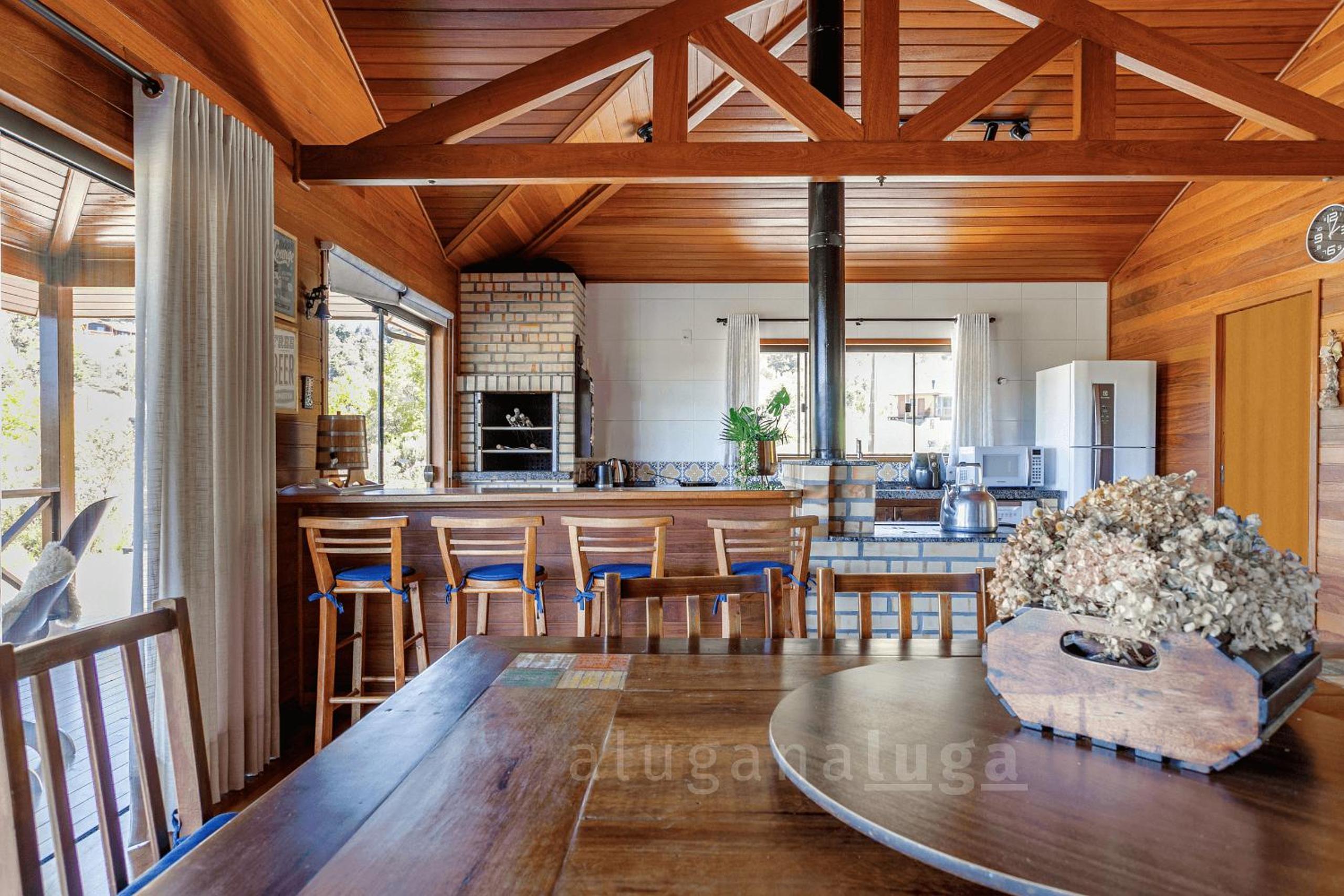Villa of the Plane Trees in Rancho Queimado