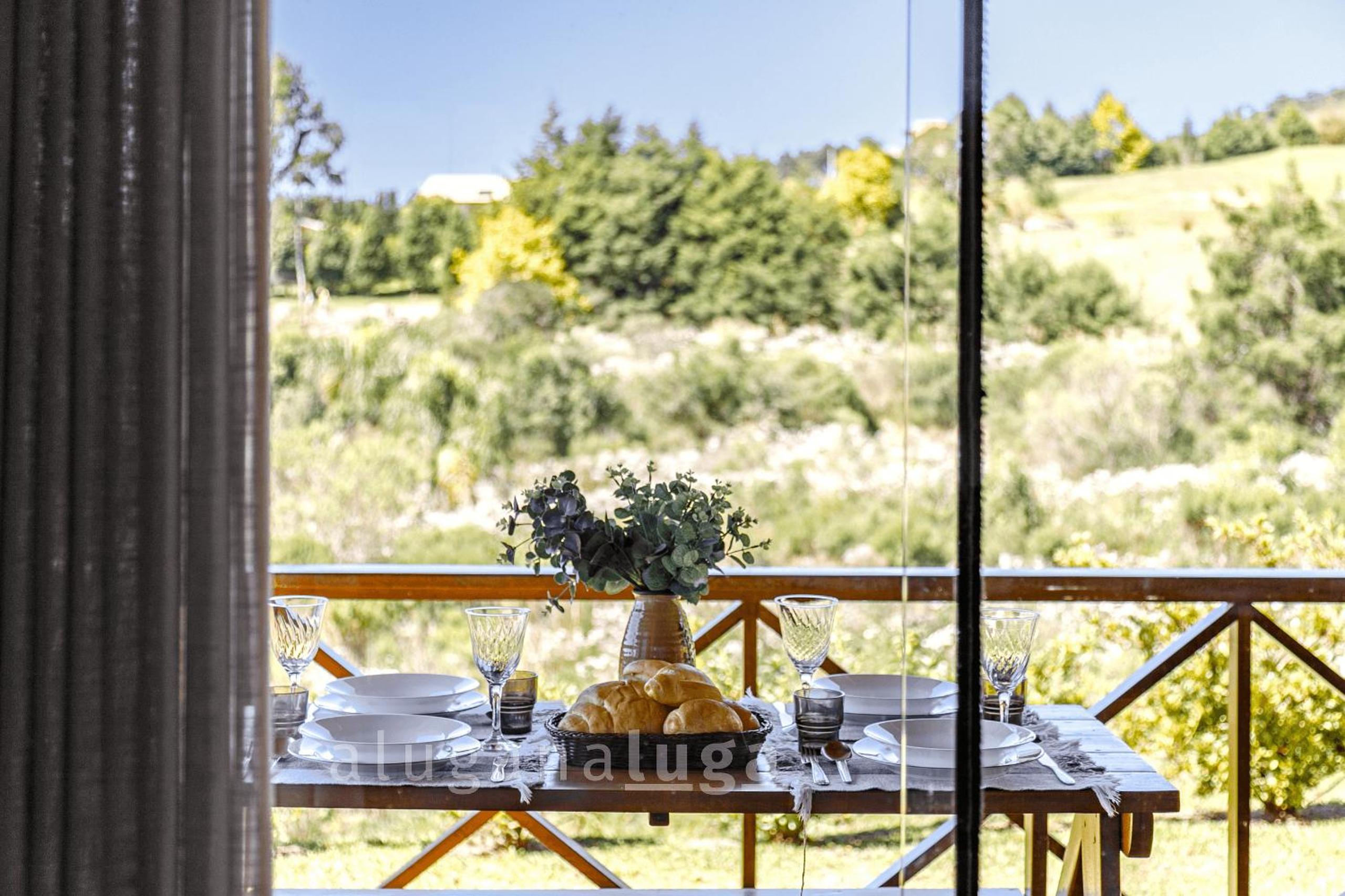 Villa of the Plane Trees in Rancho Queimado