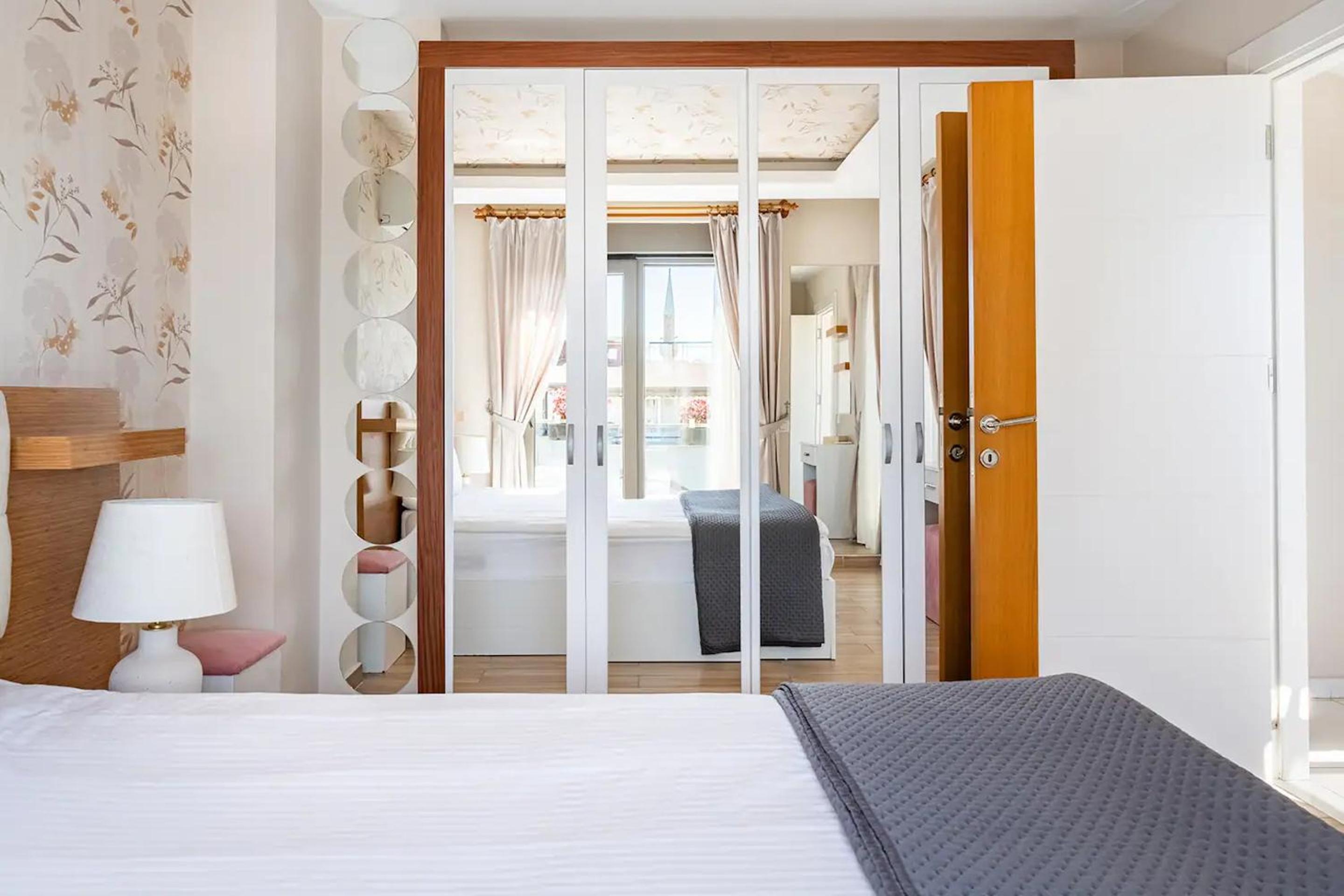 Loi Suite