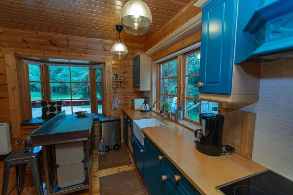 Large Luxury Log Cabin Getaway