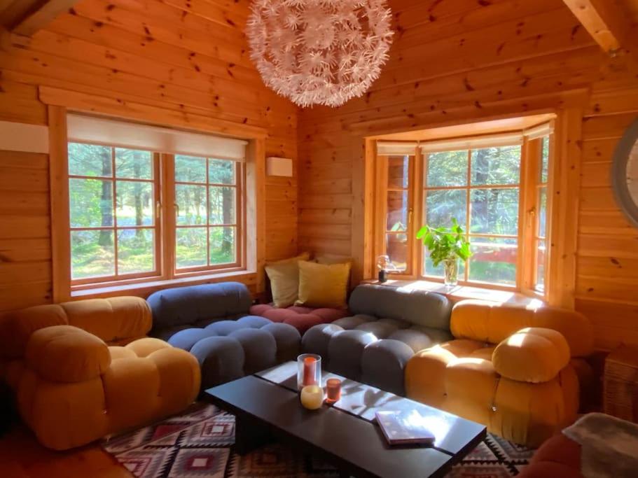 Large Luxury Log Cabin Getaway en Ballyconnell
