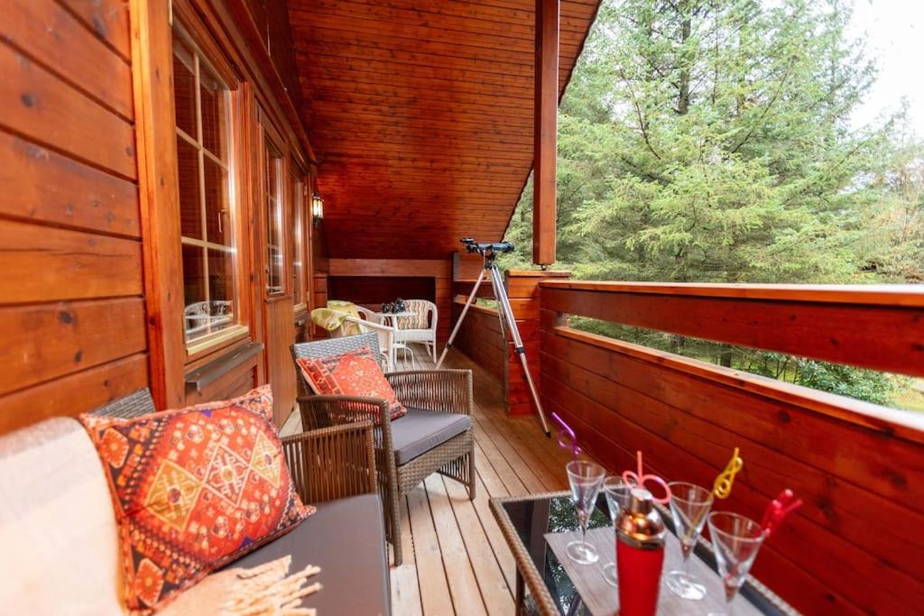 Large Luxury Log Cabin Getaway