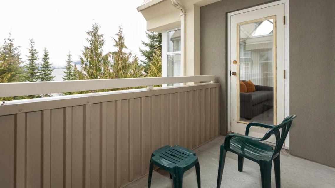 Woodrun Lodge 517 | Large Ski-In Ski-Out Condo by Upper Village w/ Mountain Views & Shared Hot Tub