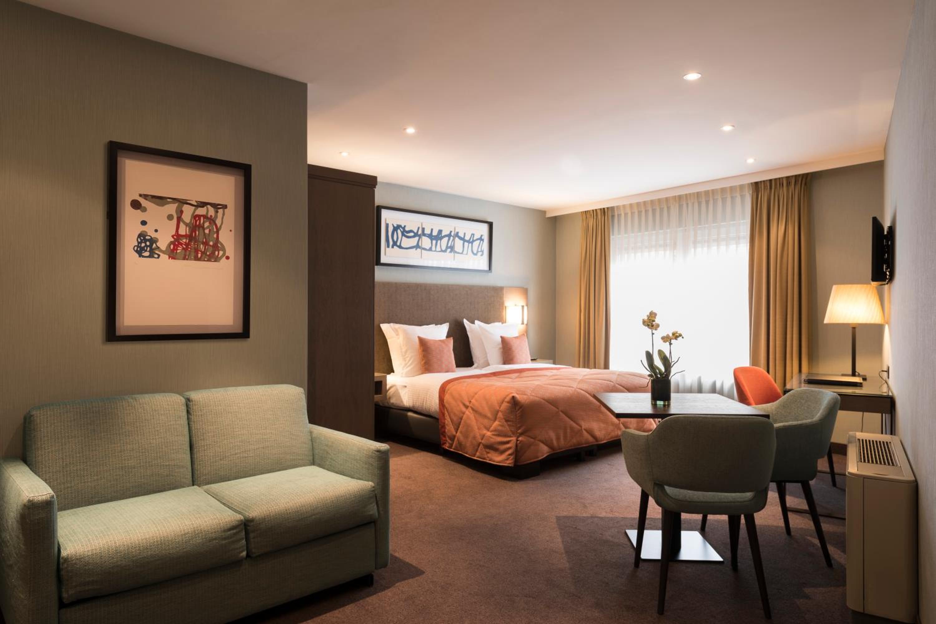 Bruges Vacations - Hotel Aragon - Property Image 4