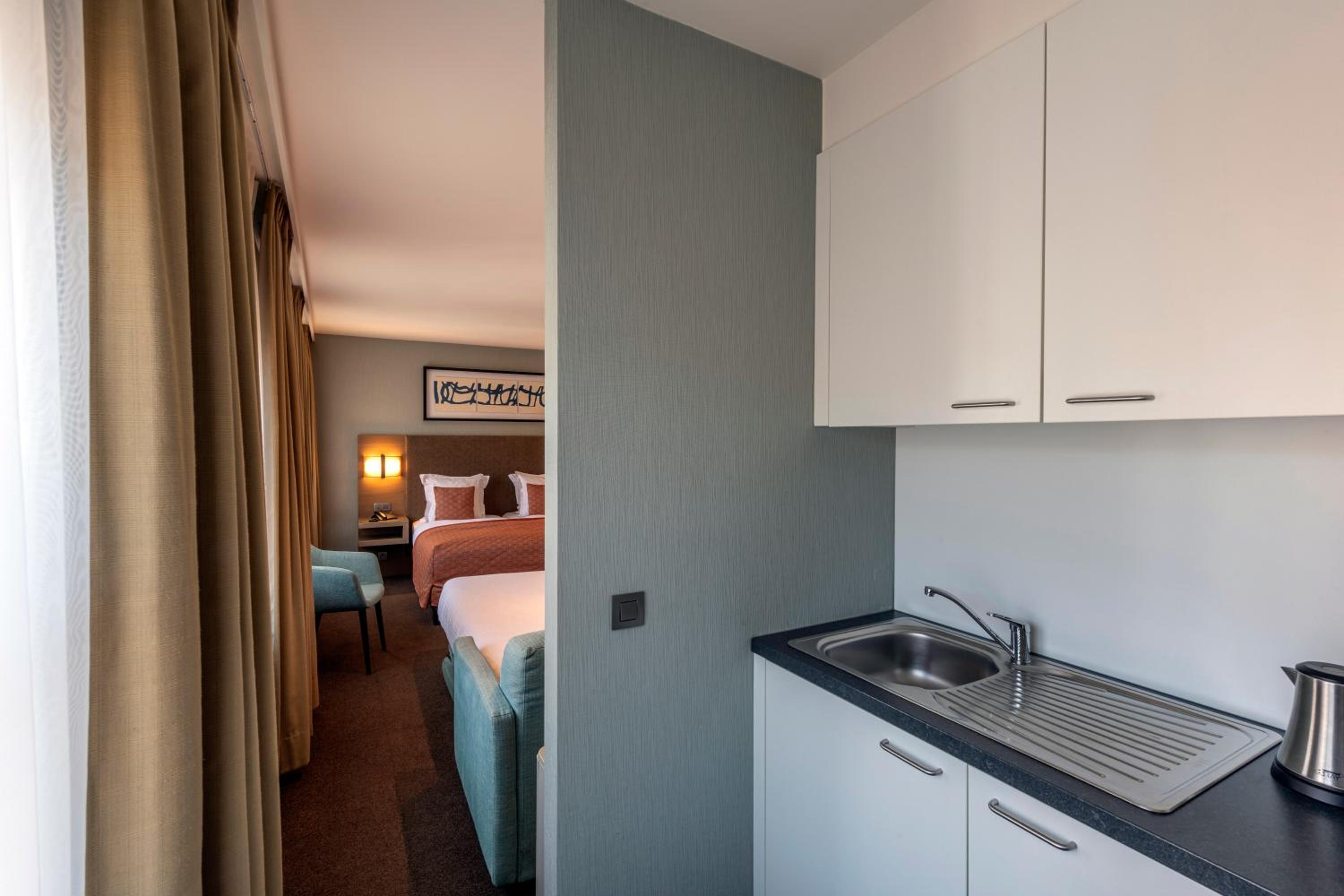 Bruges Vacations - Hotel Aragon - Property Image 6