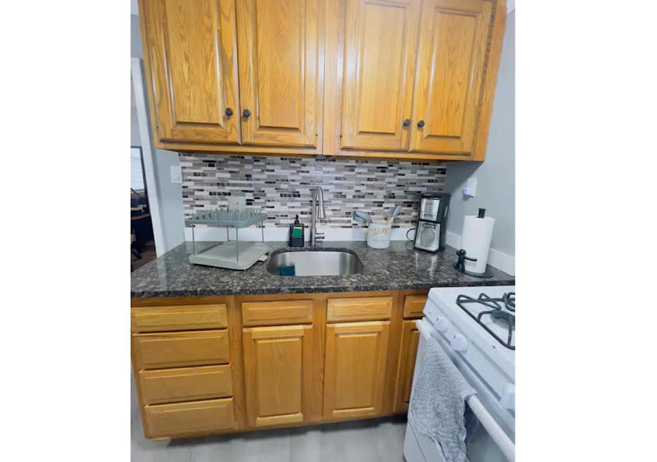 Modern 1BR Near Hospitals - Office, Laundry, Wi-Fi view 2
