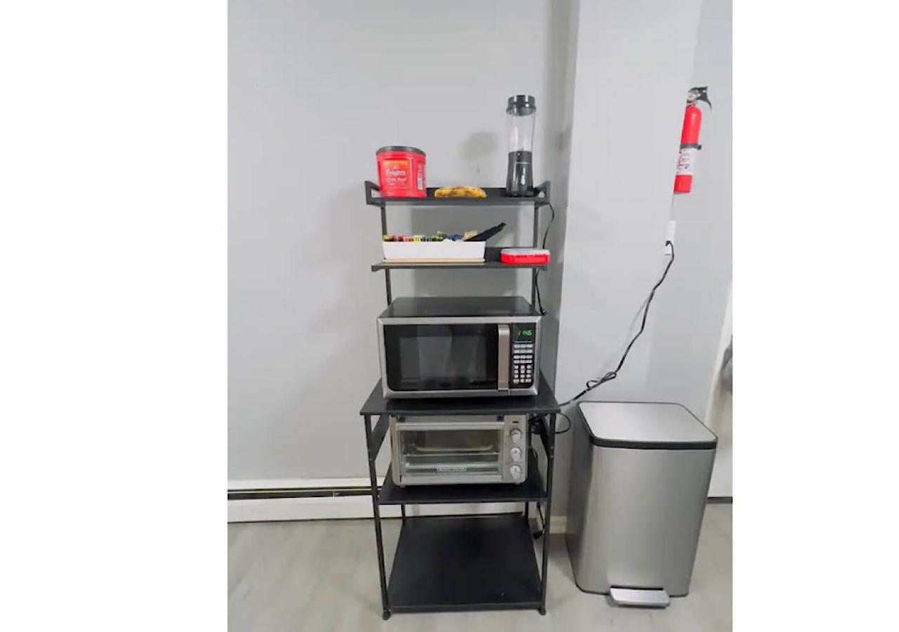 Modern 1BR Near Hospitals - Office, Laundry, Wi-Fi view 3
