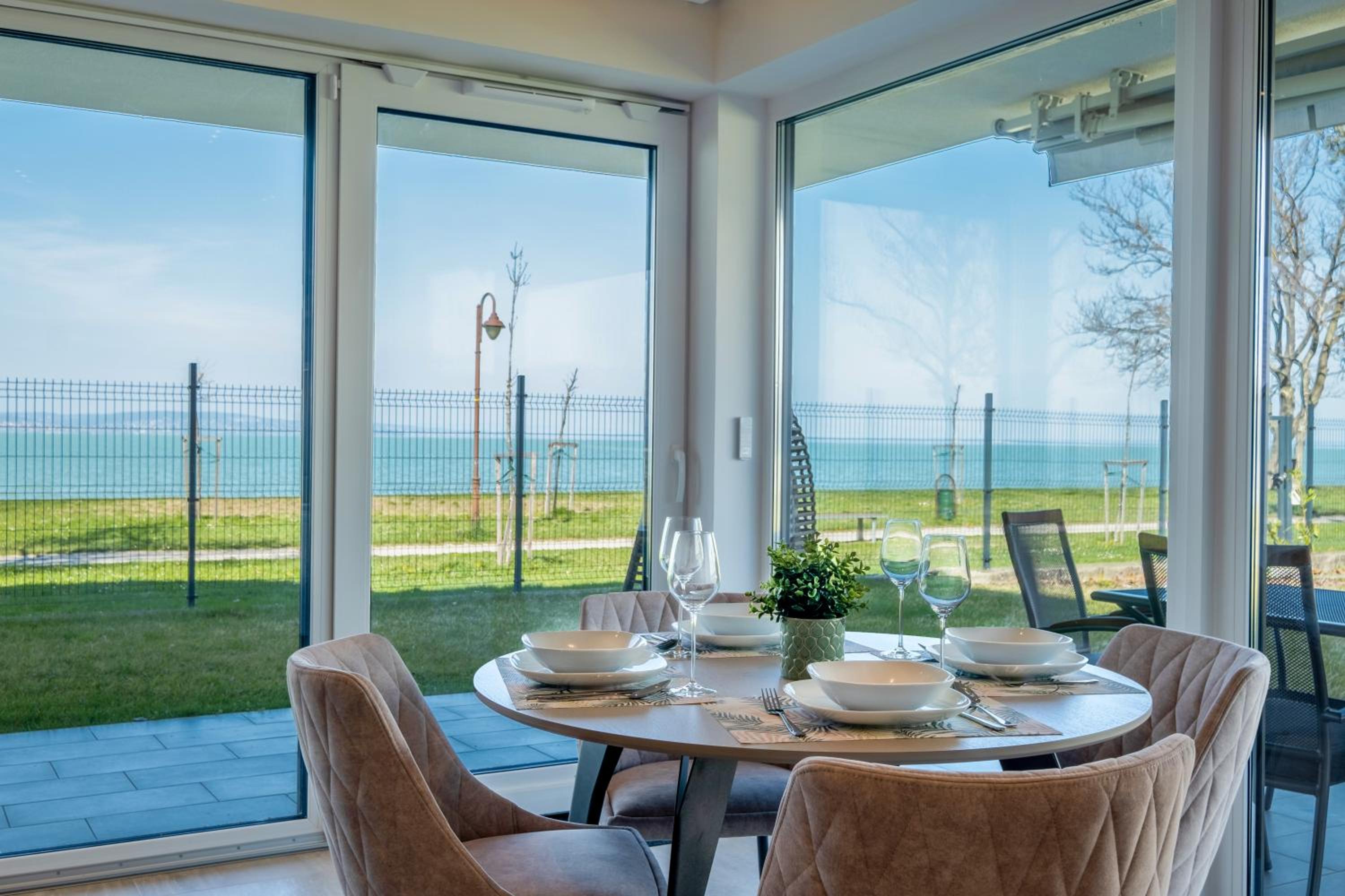 MyFlat Sunset Beach77 Premium Apartment view 4