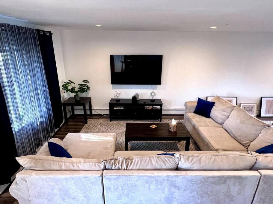 Miscellaneous Market Vacations - Spacious Retreat Close to Nature - Property Image 1