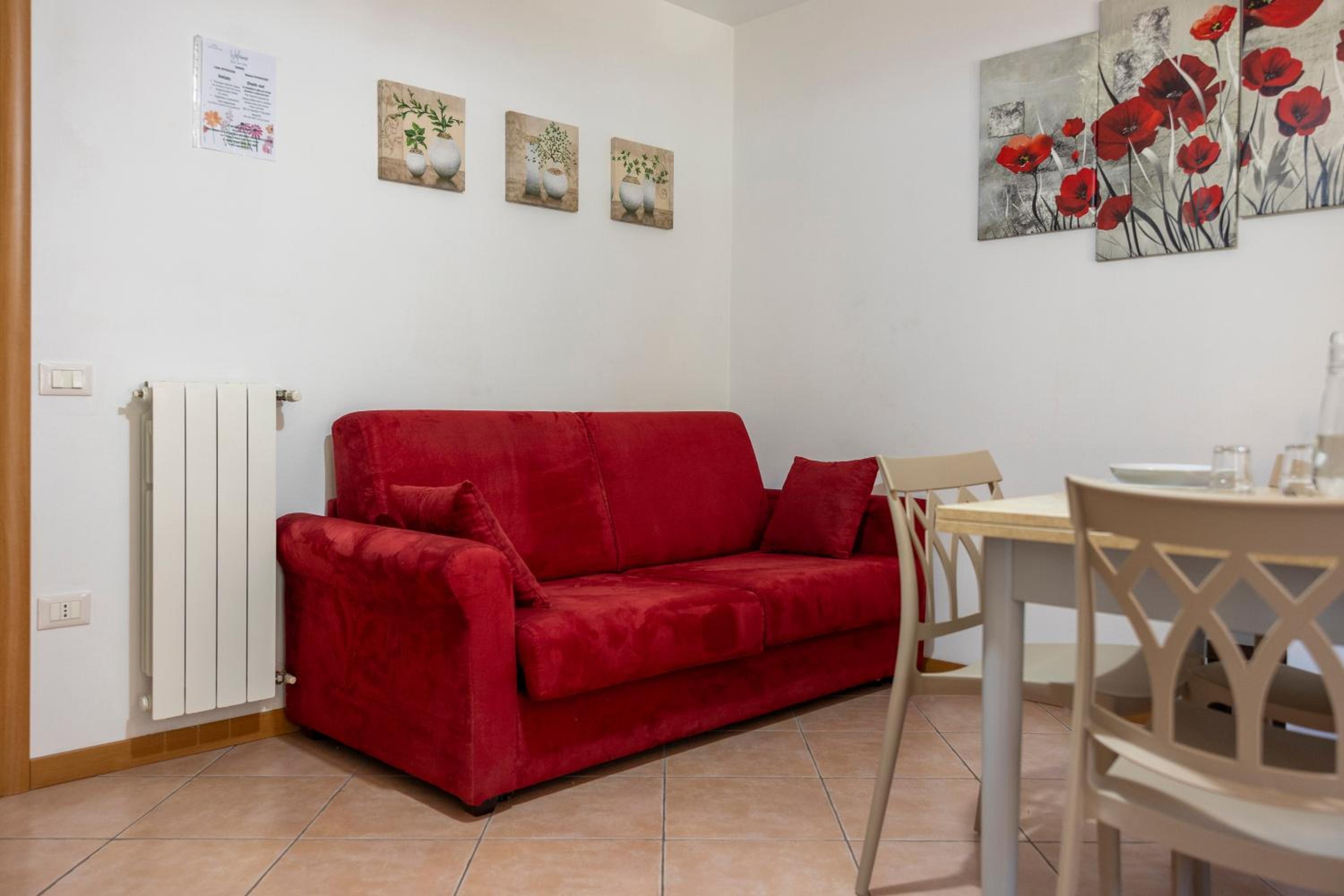 Casa Fiocco di Neve con giardino, box, WiFi, Self check in view 3