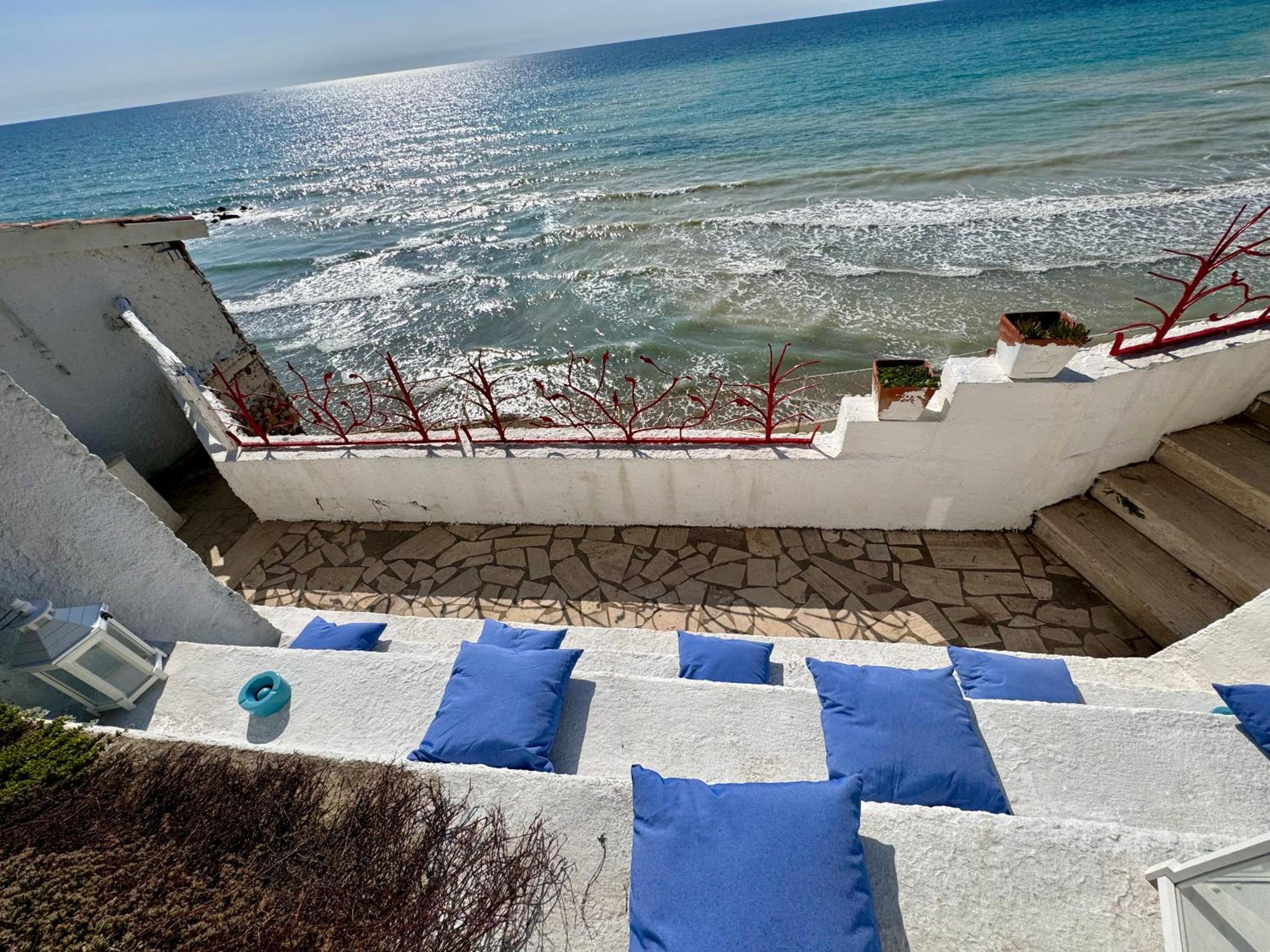 Hotel Golden Home - Image 1