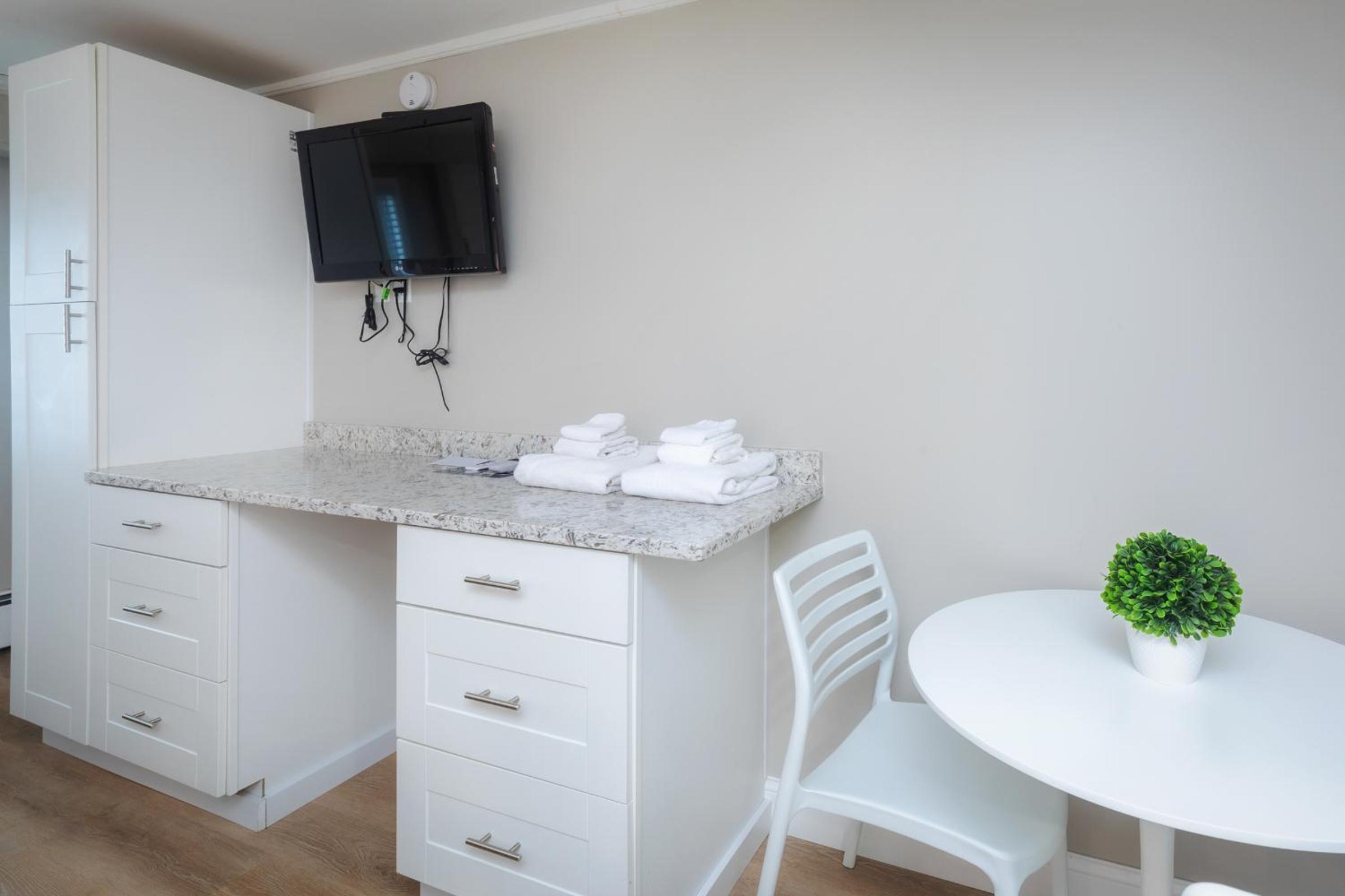 The Atlantic Motel - Property Image 39