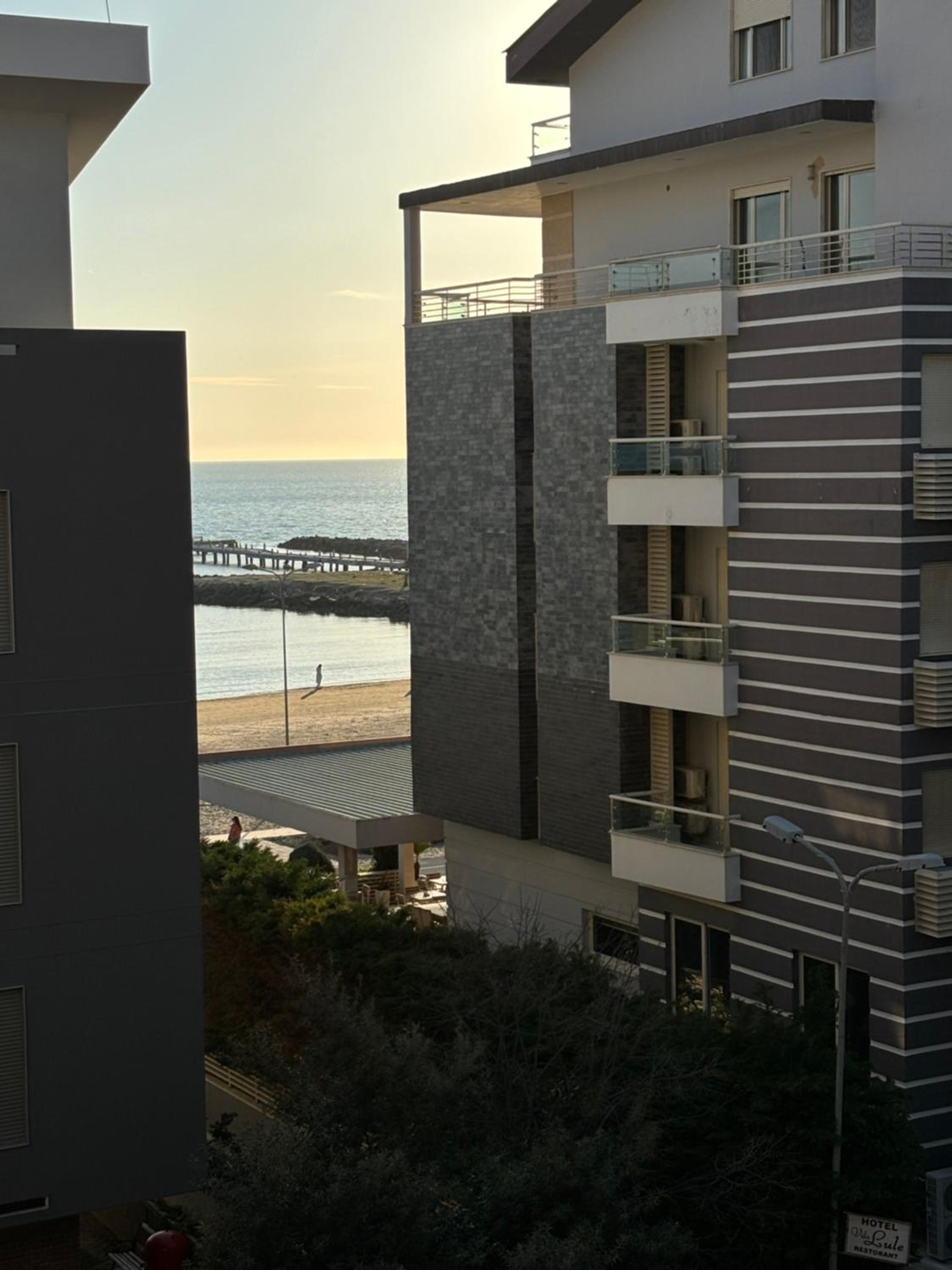 Sea Breeze Spacious 135m Beach Family Apartment by Z