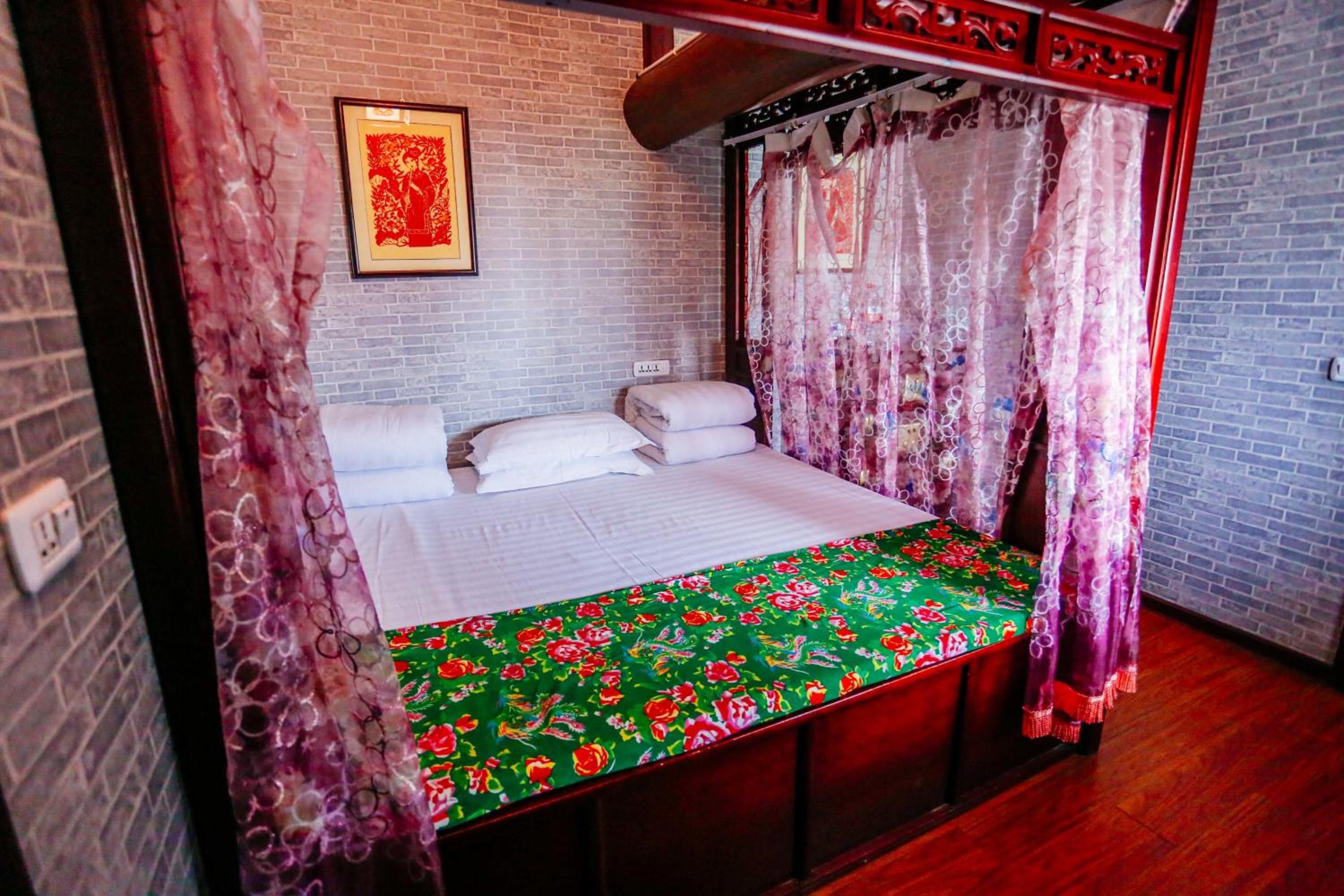 Pingyao Baichanghong Inn