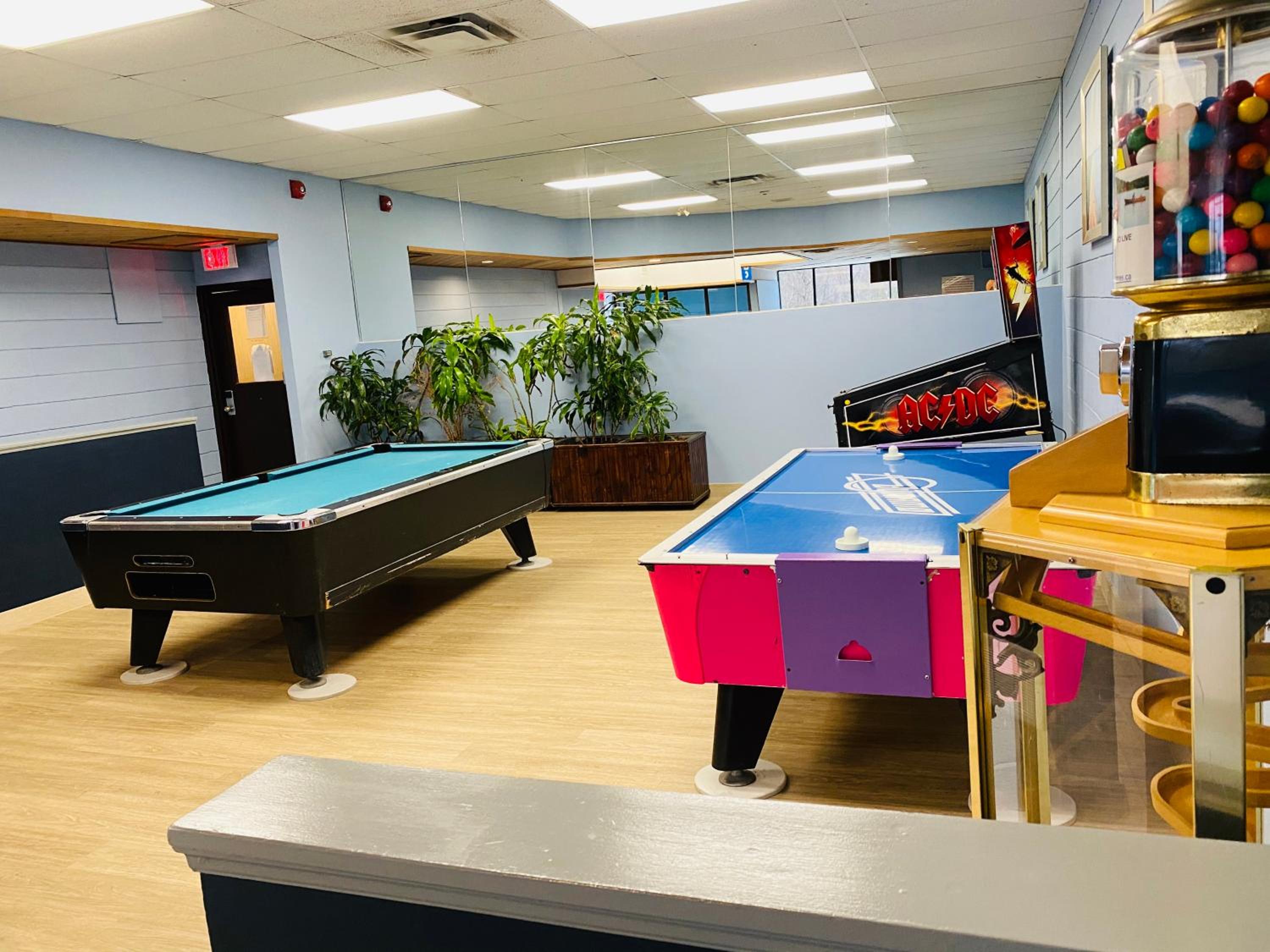 Belleville Vacations - Ramada by Wyndham Belleville Harbourview Conference Center - Property Image 24