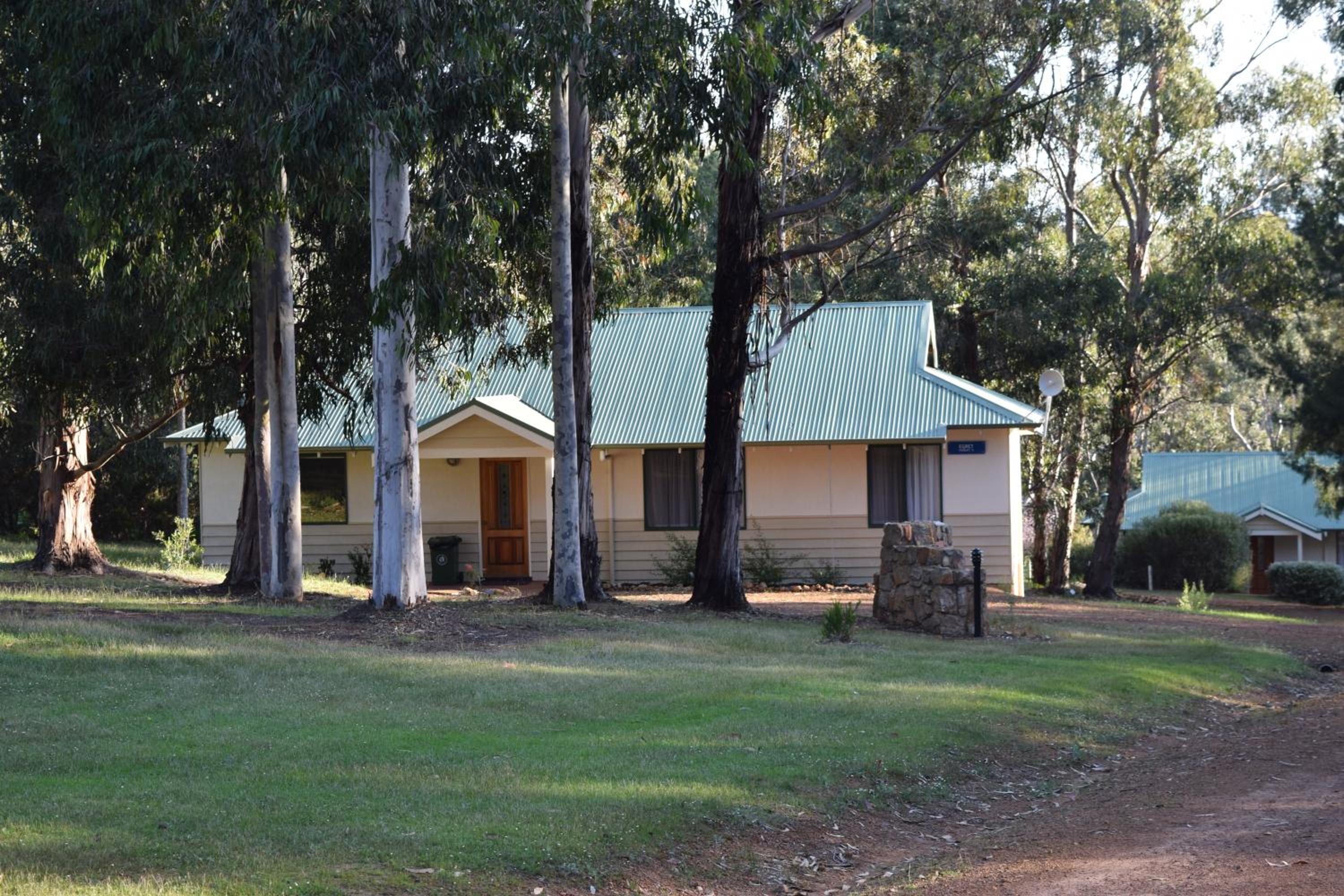 Bushy Lake Chalets