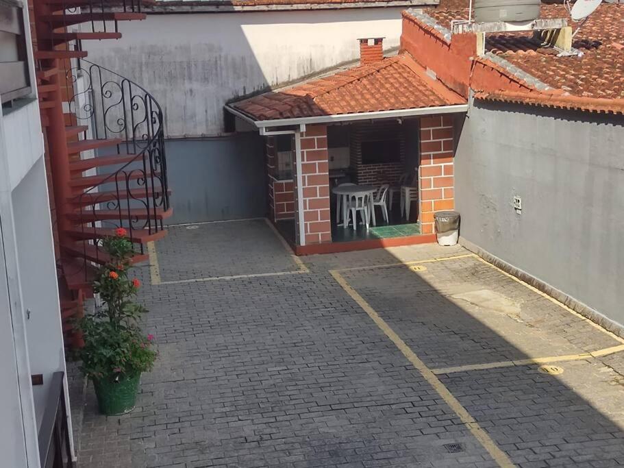 Apto 200m da praia Perequê Açu