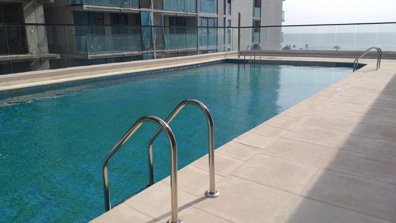 Piscina y mar en Santa Marta Pozos Colorados
