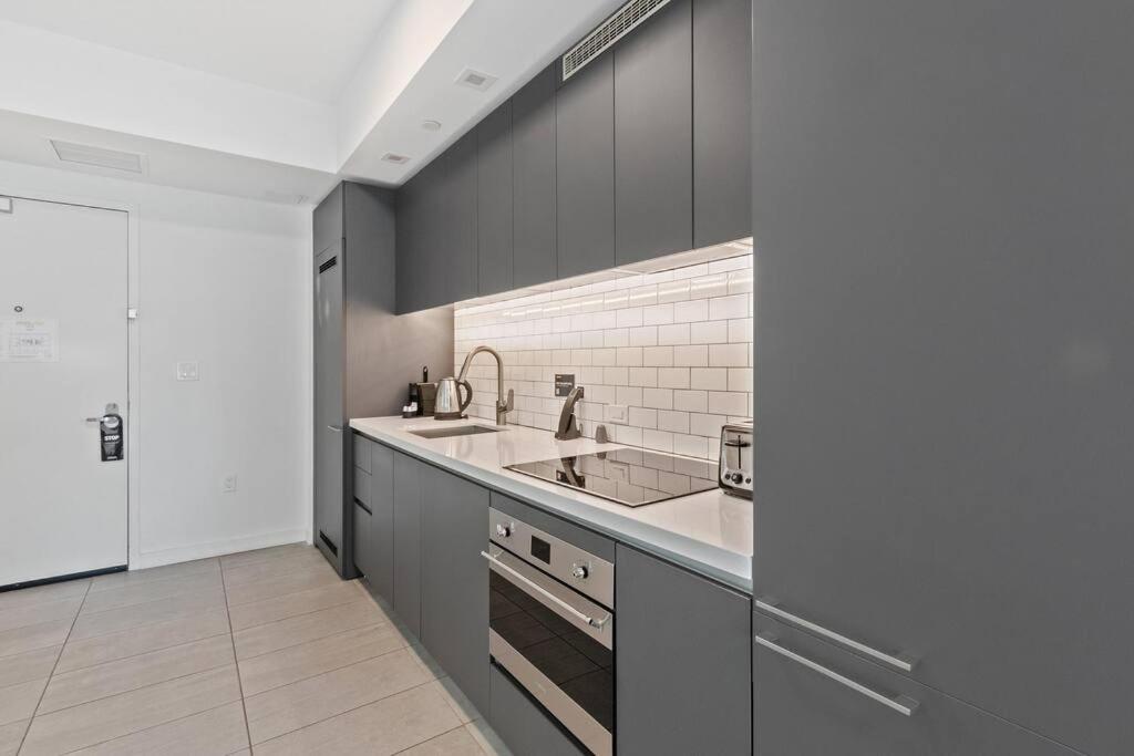 Downtown Miami Yotel 1 Bedroom