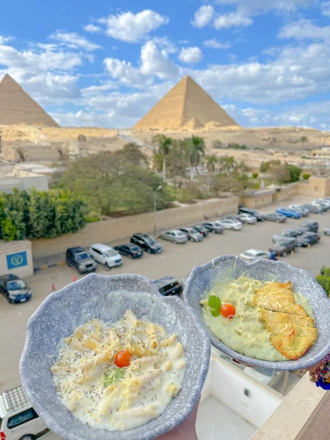 Tree Lounge Pyramids View INN , Sphinx Giza