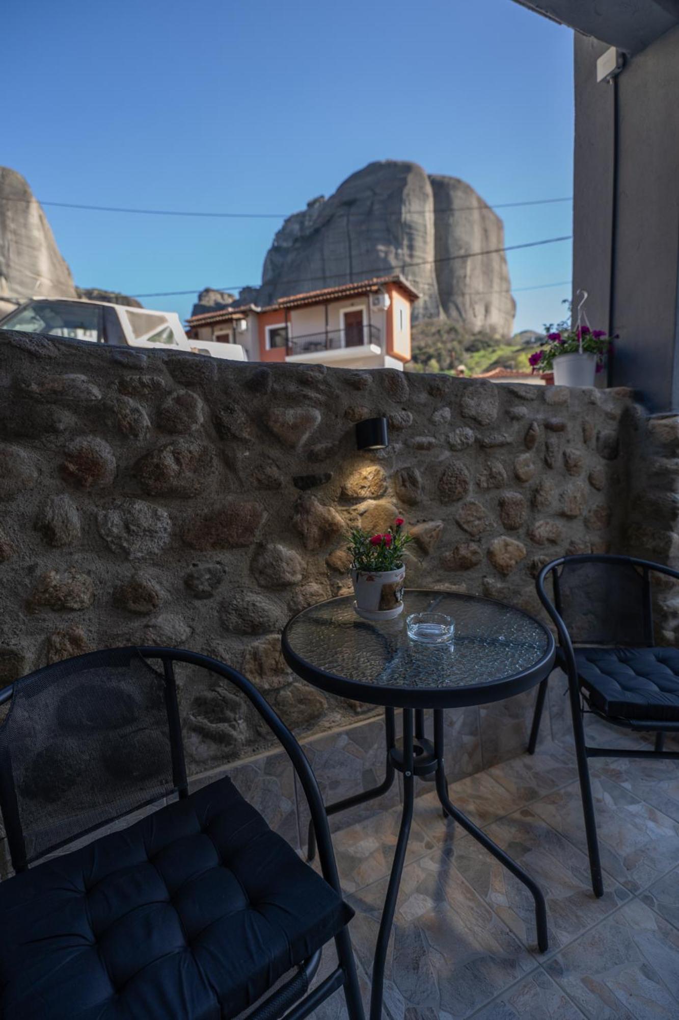 Akratos House