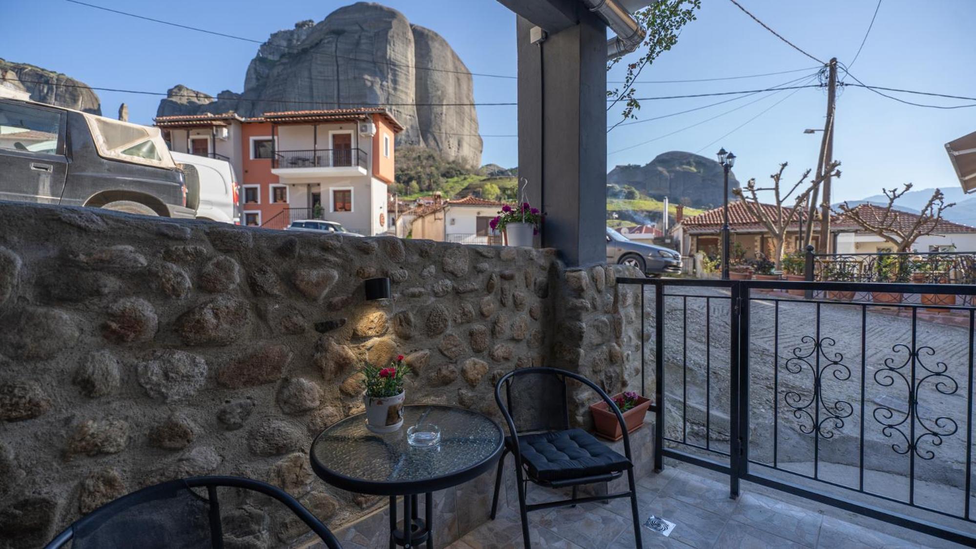 Akratos House