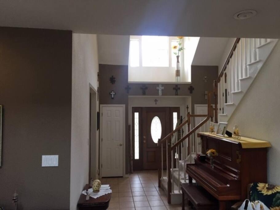 Encino Viejo (Old Oak)-Ranch Style Home on 5 Acres view 2