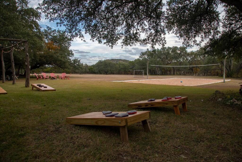 Encino Viejo (Old Oak)-Ranch Style Home on 5 Acres view 3
