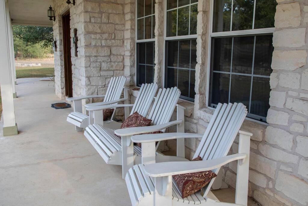 Encino Viejo (Old Oak)-Ranch Style Home on 5 Acres view 4