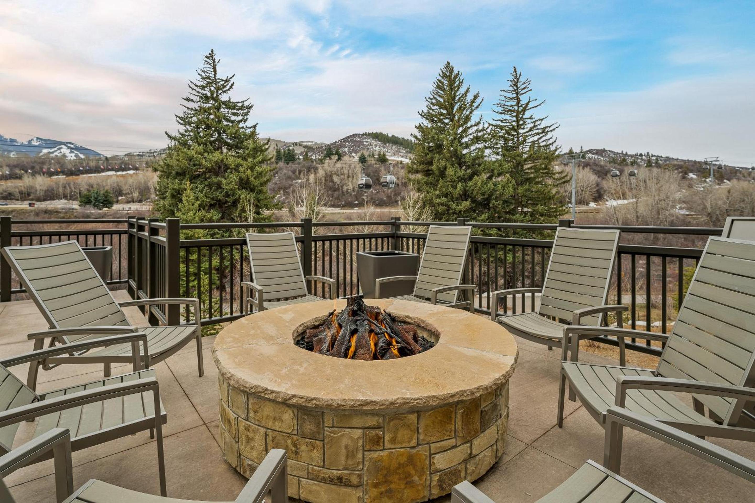 Riverfront Lodge, Unit 307 view 4
