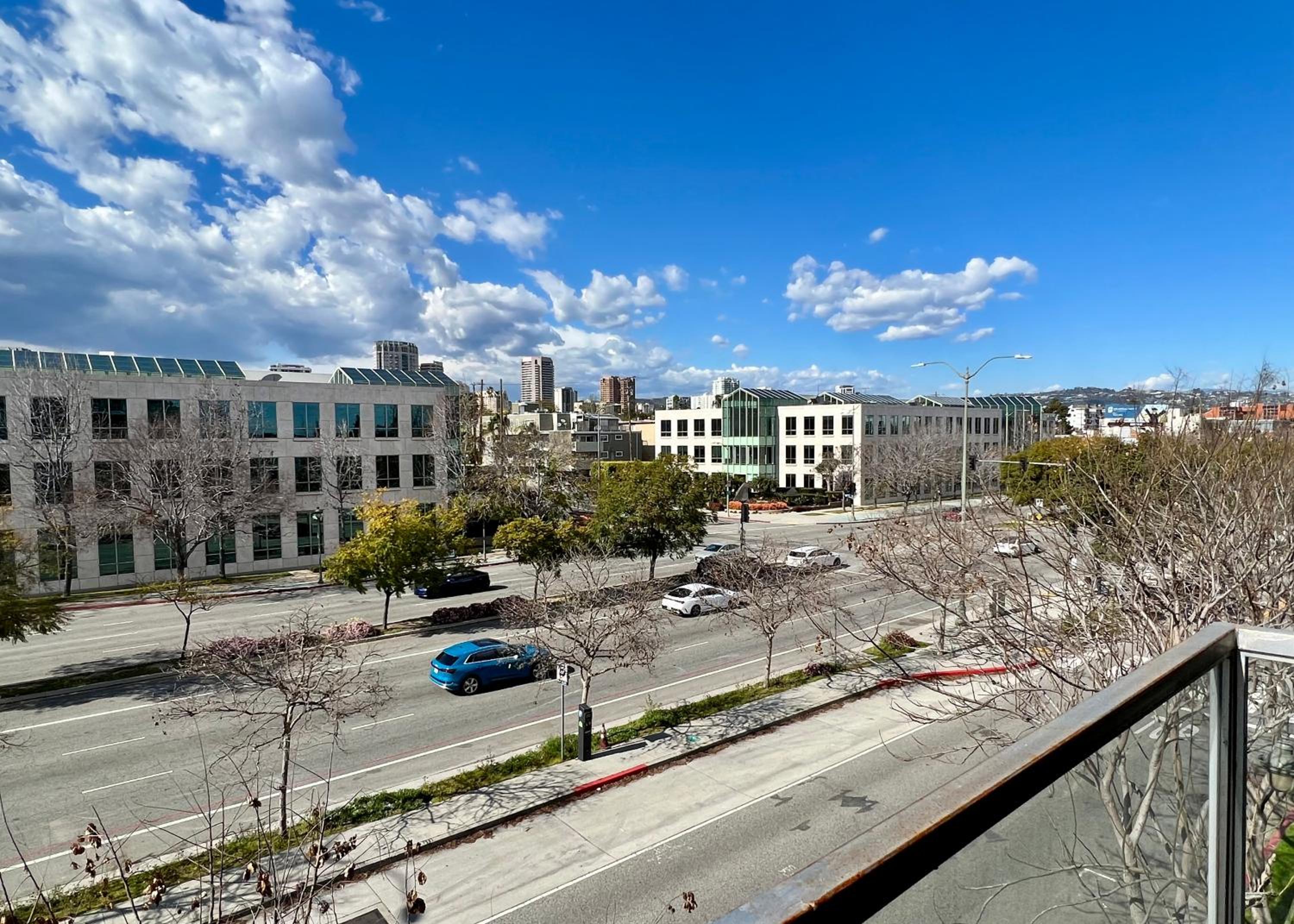 Century City Chic 4 sleep free parking 402
