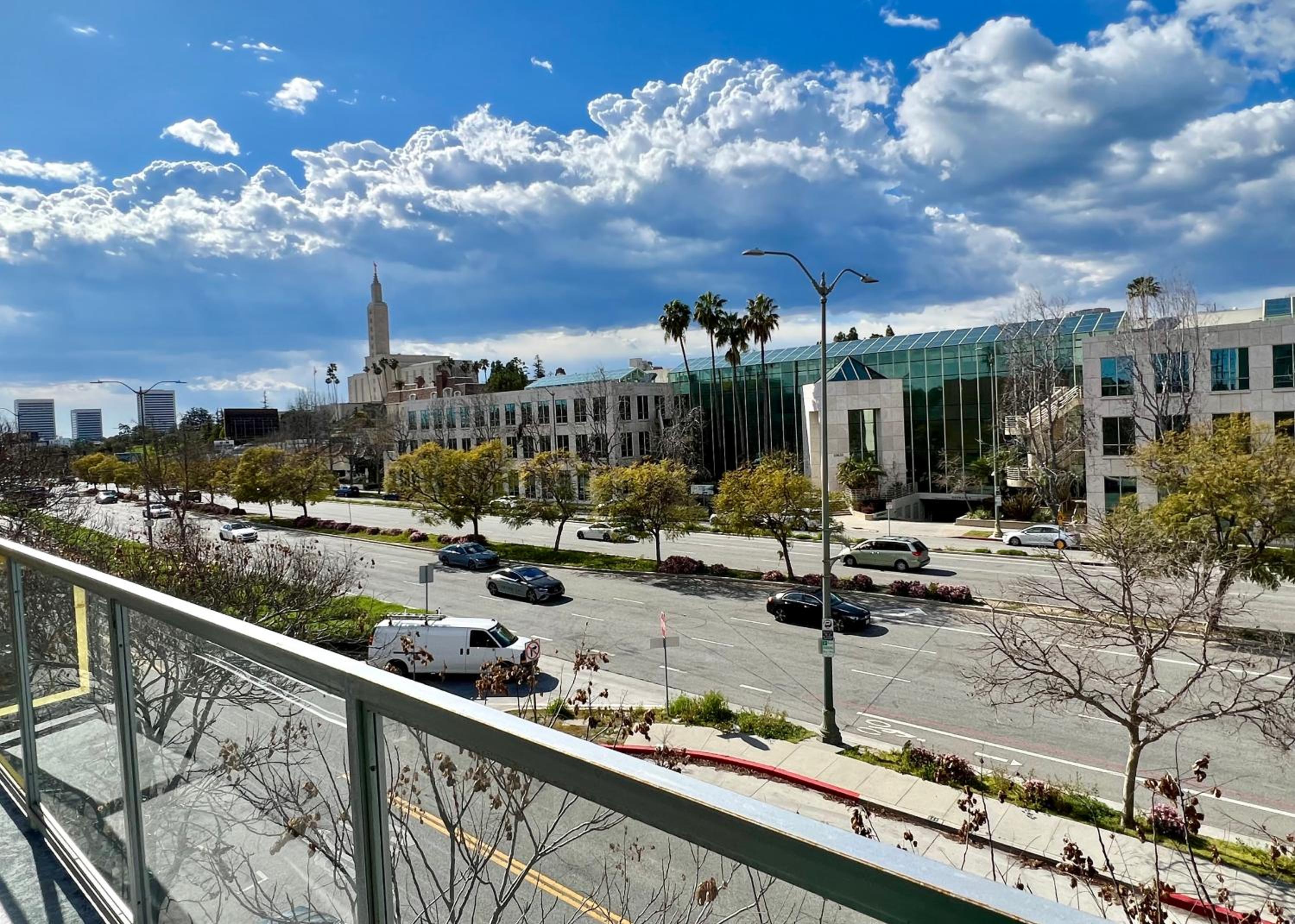 Century City Chic 4 sleep free parking 402