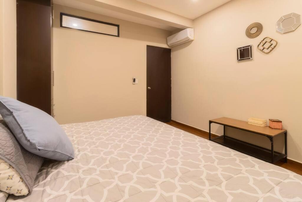 201 Nice Cozy AC Apt City Center Rooftop AC photo 3