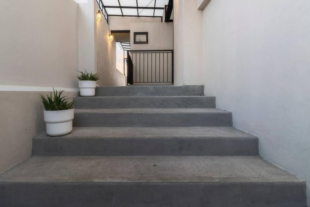 201 Nice Cozy AC Apt City Center Rooftop AC photo 4