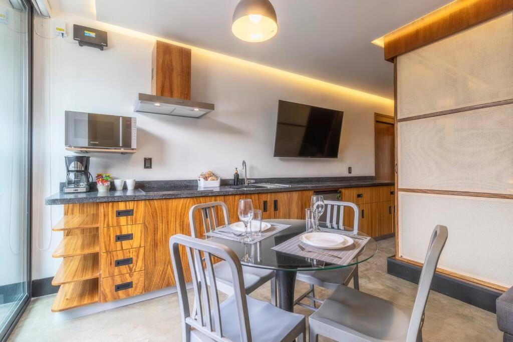 Zielo L101 New Building Studio Apt with AC Rooftop