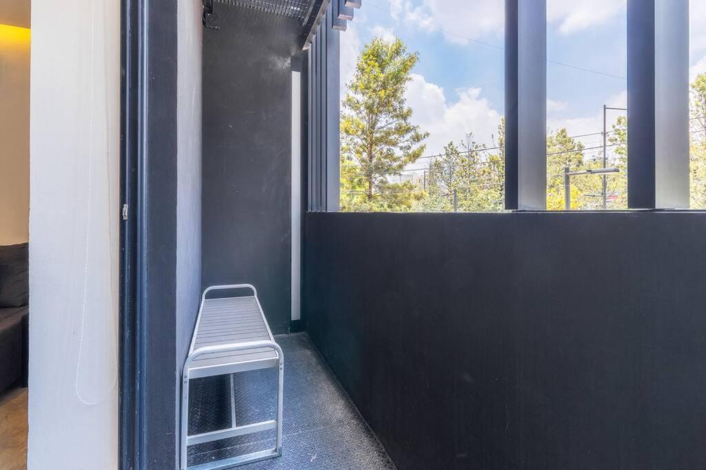 Zielo L101 New Building Studio Apt with AC Rooftop photo 5