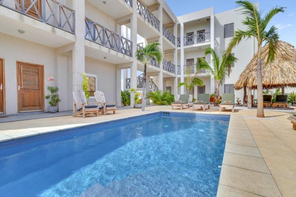Villa Chica 3 min to Beach, Diving & Restaurants with Pool and private Garden 10 min to Windsurfing & Kitesurfing