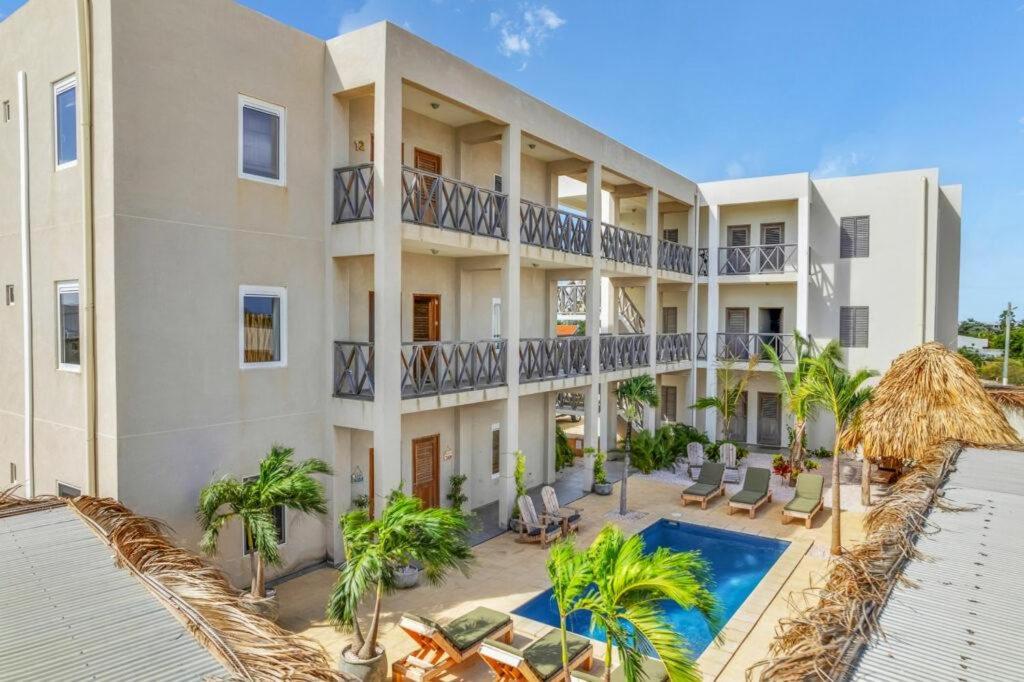 Villa Chica 3 min to Beach, Diving & Restaurants with Pool and private Garden 10 min to Windsurfing & Kitesurfing