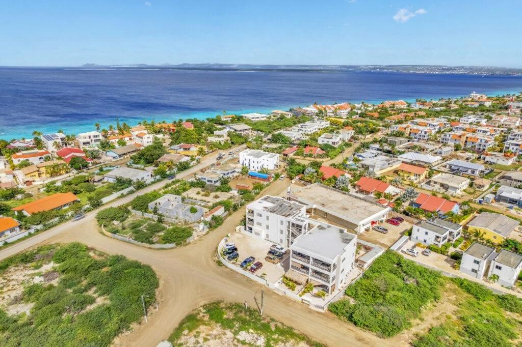 Villa Chica 3 min to Beach, Diving & Restaurants with Pool and private Garden 10 min to Windsurfing & Kitesurfing