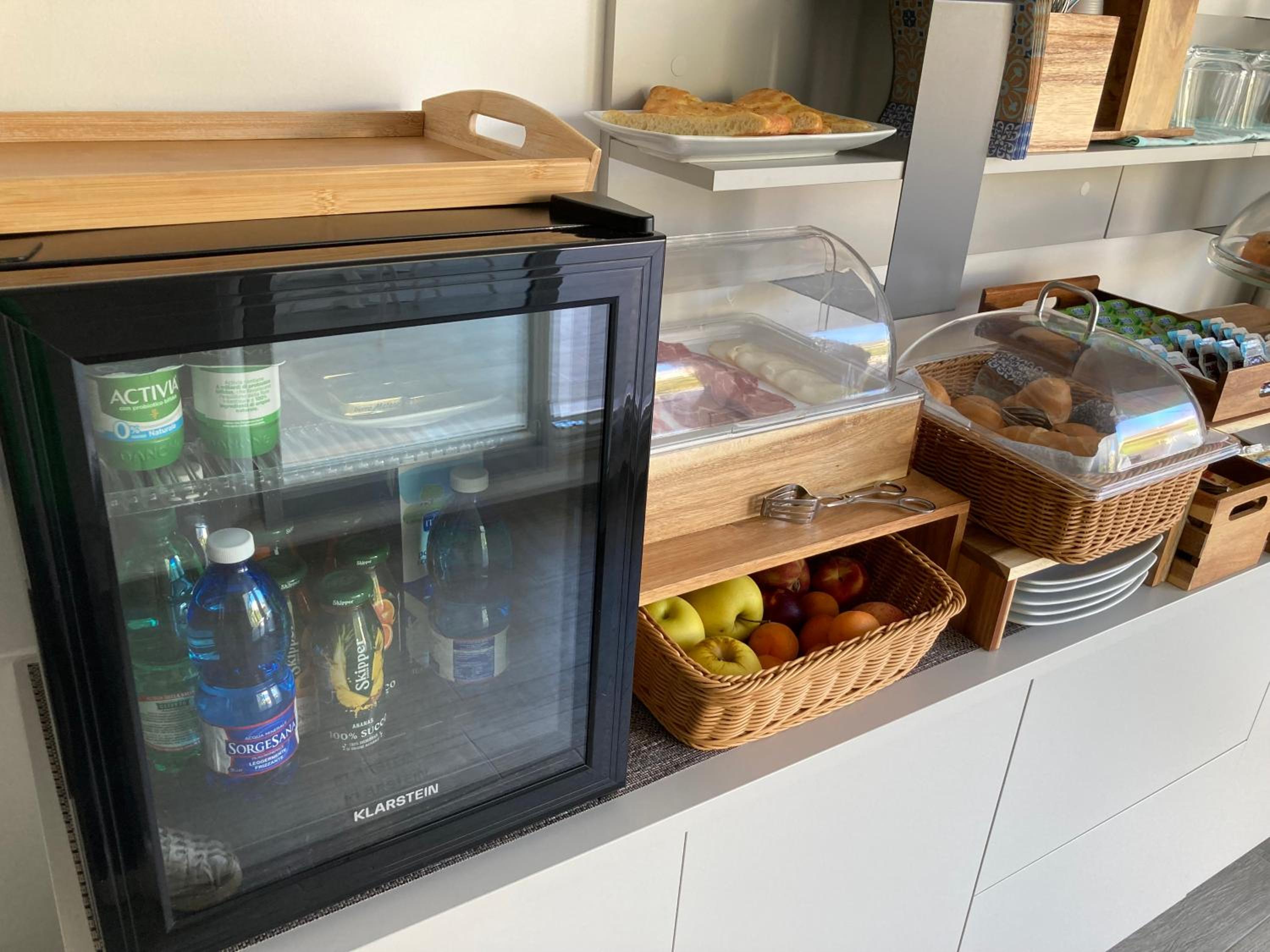 AleVa Rooms en Vieste — dining