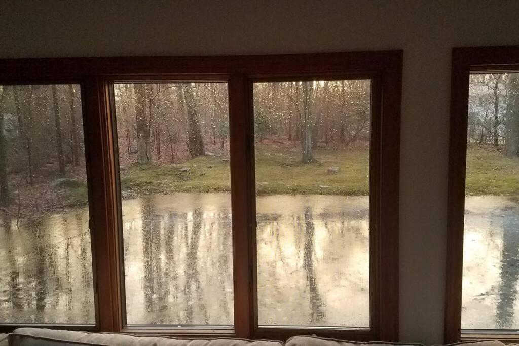 The Pond House, close to Rowayton station view 3