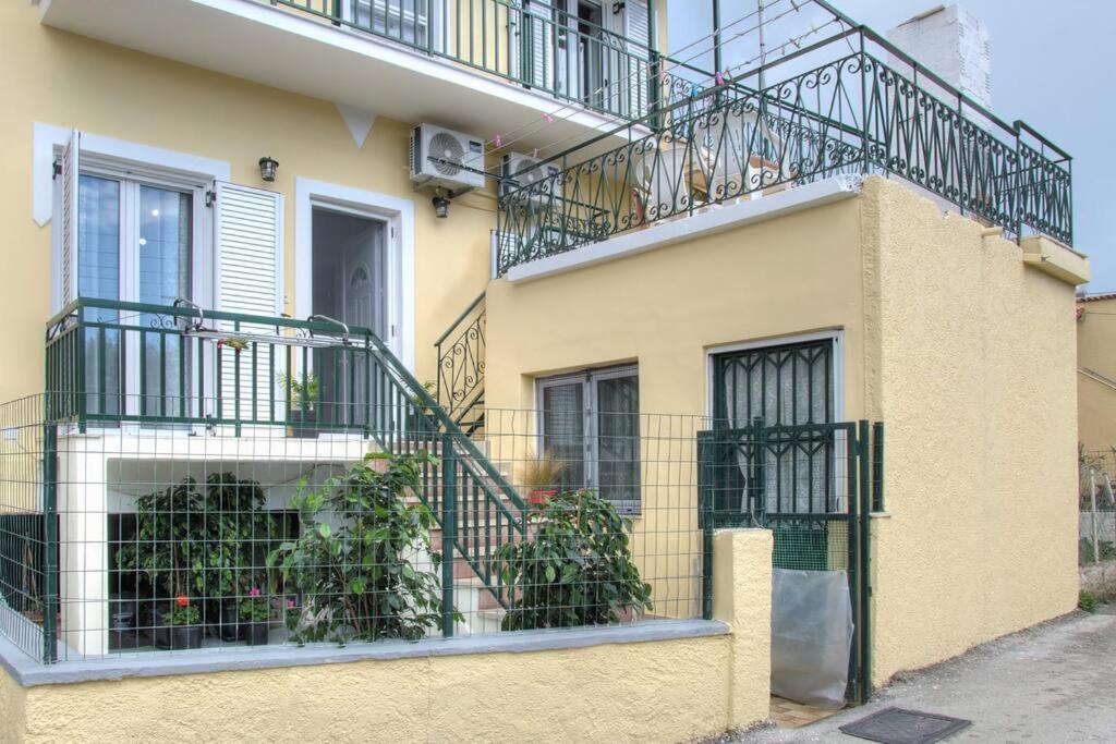 Maria riverside apartment photo 1