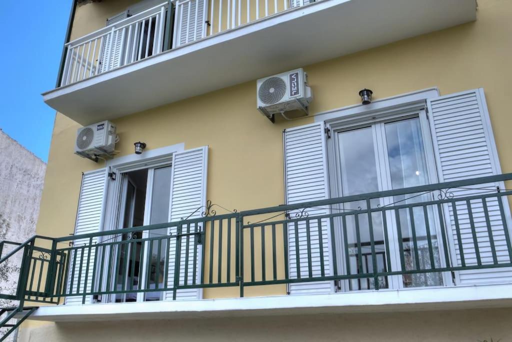Maria riverside apartment