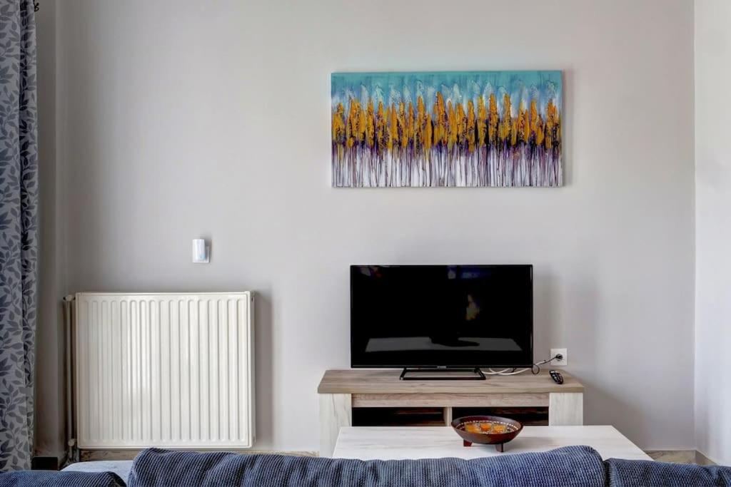 Maria riverside apartment