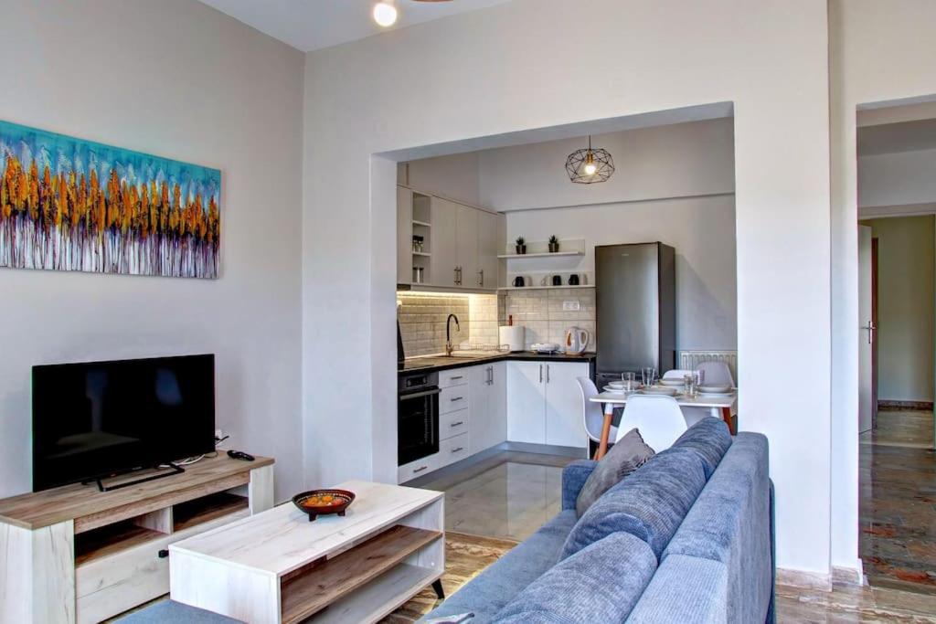 Maria riverside apartment