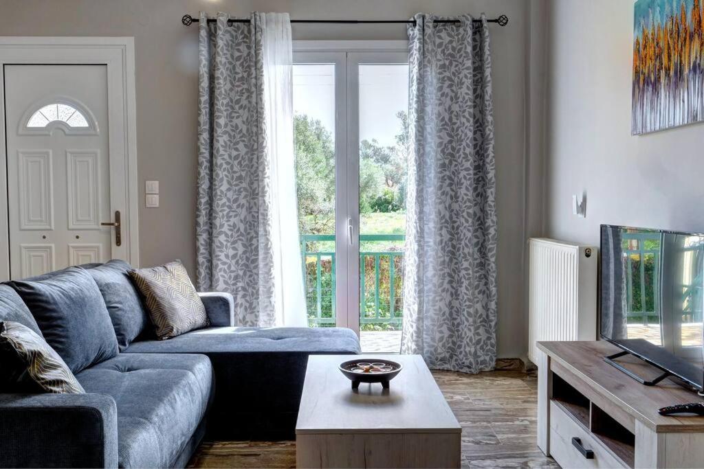 Maria riverside apartment