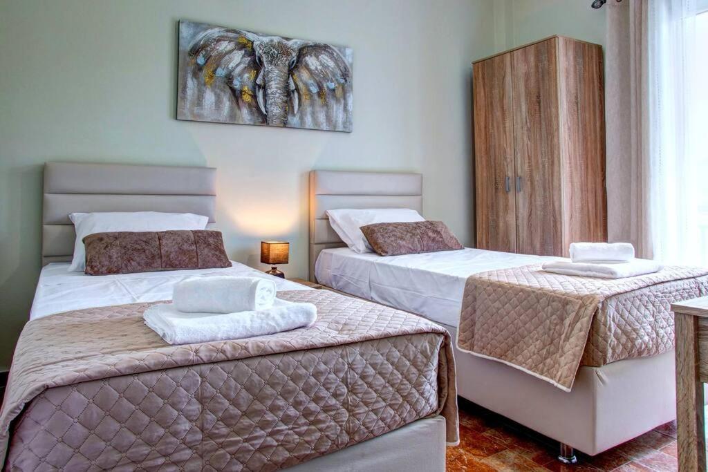 Maria riverside apartment