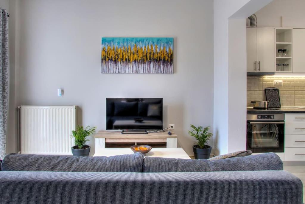 Maria riverside apartment