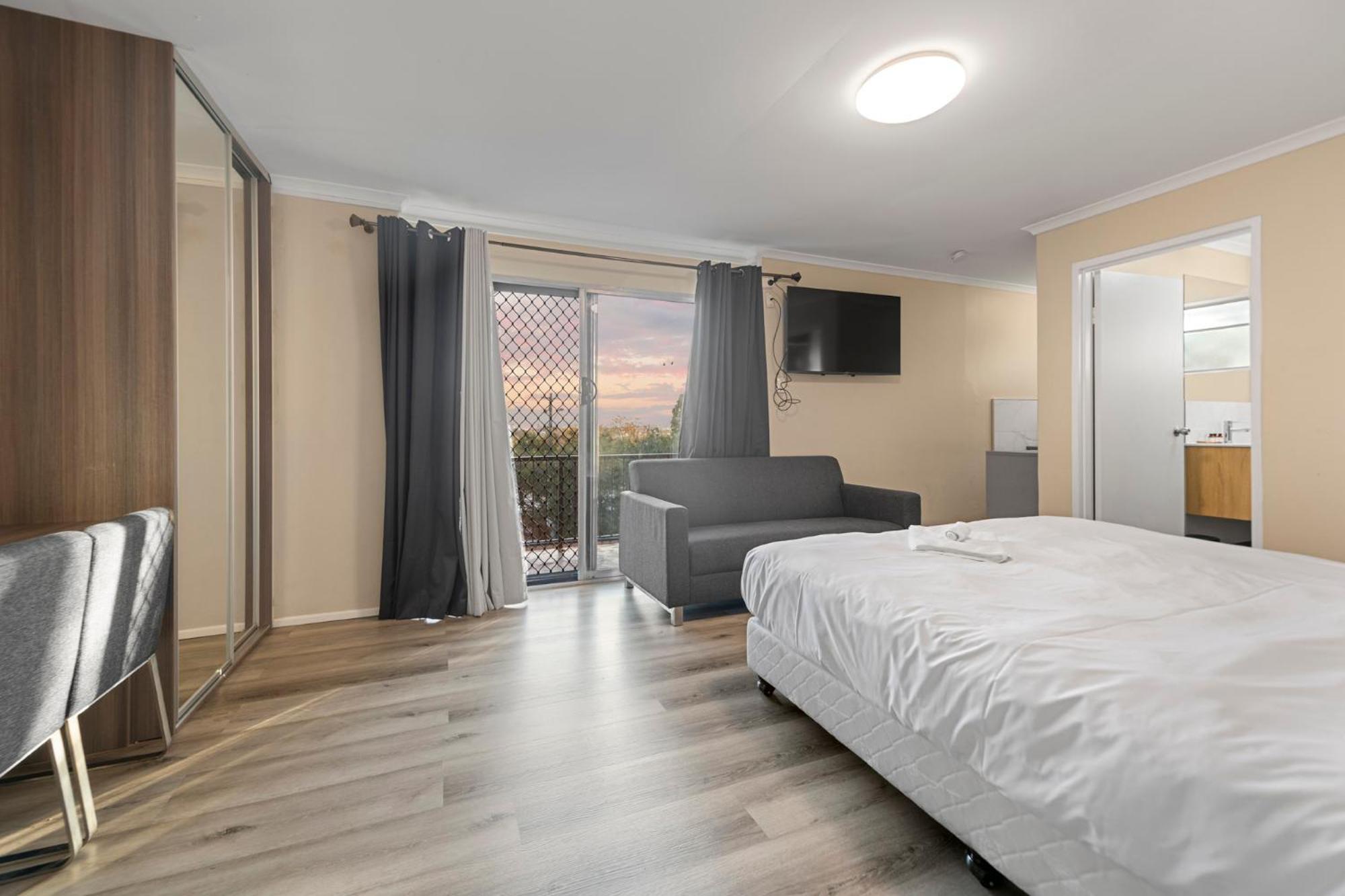 S1 Motel view 4
